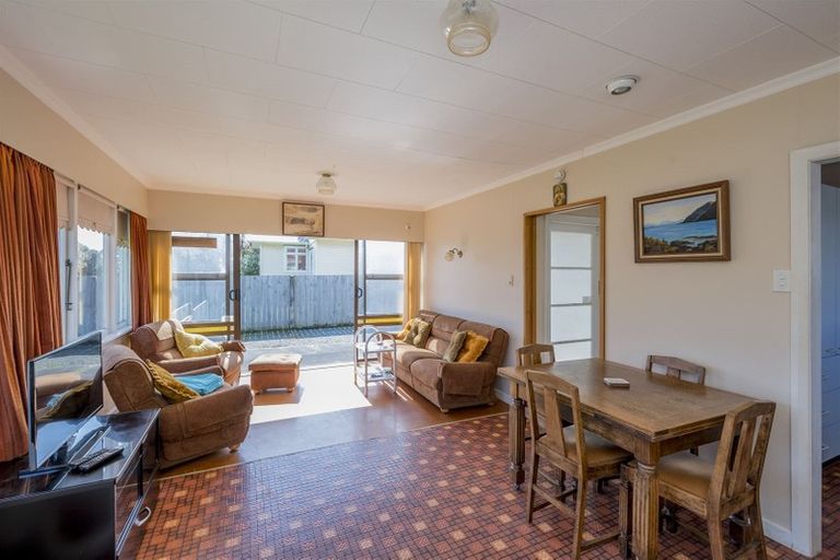 Photo of property in 114 Rua Avenue, Waitarere Beach, Levin, 5510