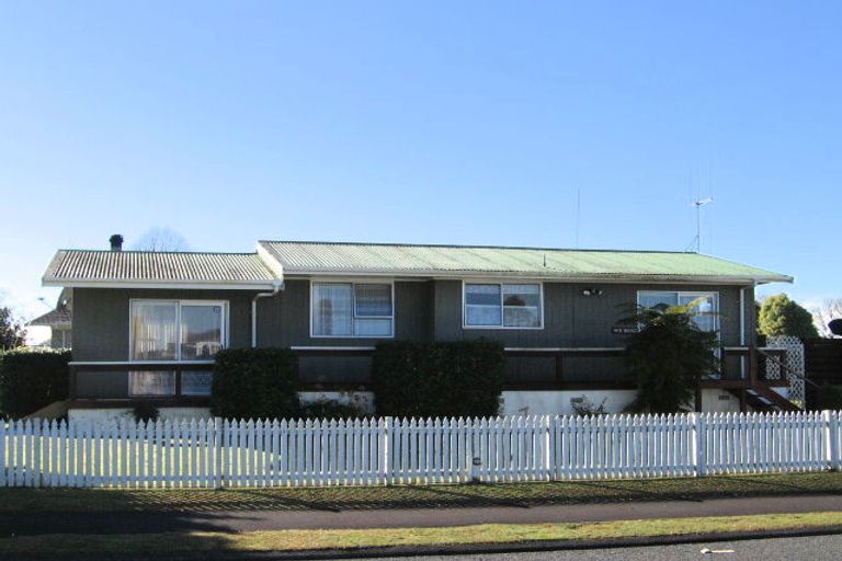 Photo of property in 1 Prior Place, Nawton, Hamilton, 3200