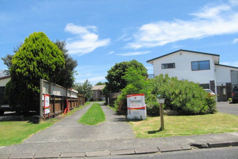 Photo of property in 2 Litchfield Place, Clarks Beach, 2122