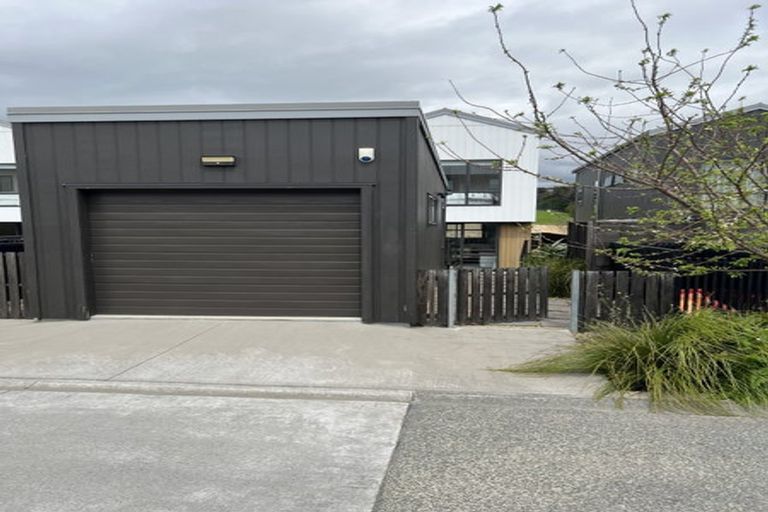 Photo of property in 10 Kapia Road, Westgate, Auckland, 0614