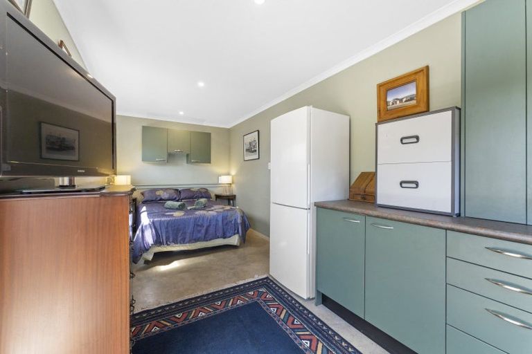 Photo of property in 87 Leinster Avenue, Raumati South, Paraparaumu, 5032