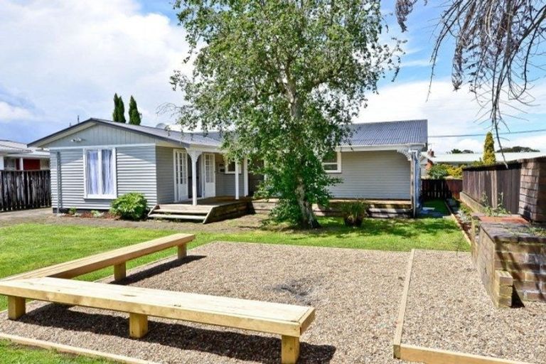 Photo of property in 10 Larnach Street, St Andrews, Hamilton, 3200