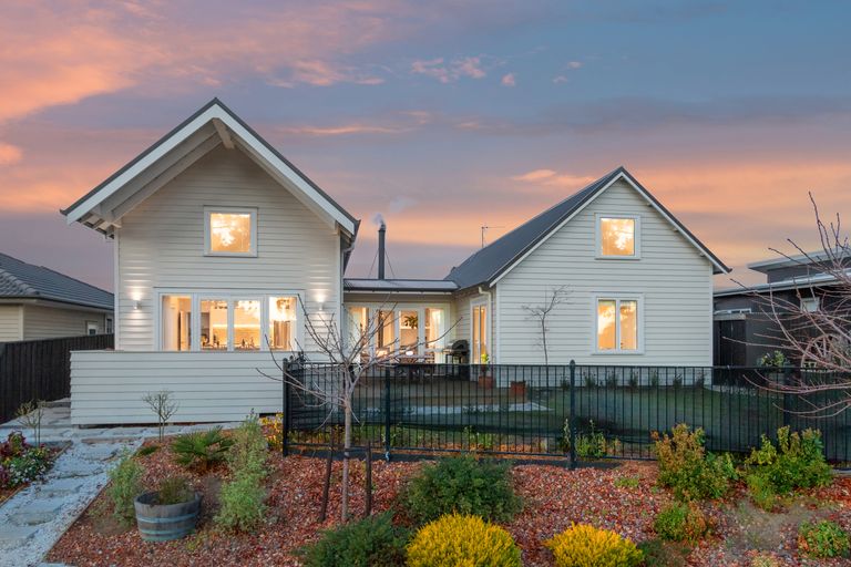 Photo of property in 42 Infinity Drive, Pegasus, 7612