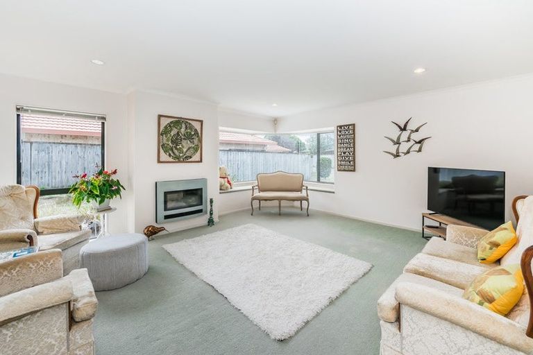 Photo of property in 18 Lorna Irene Drive, Raumati South, Paraparaumu, 5032