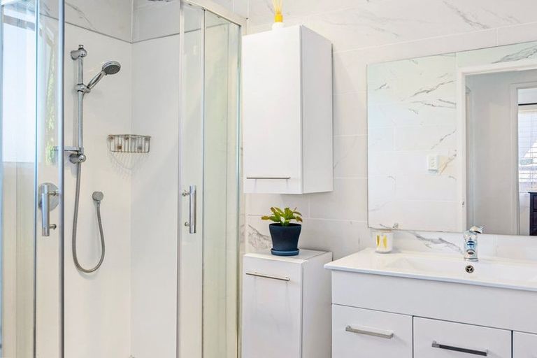 Photo of property in 1/541 Swanson Road, Ranui, Auckland, 0612