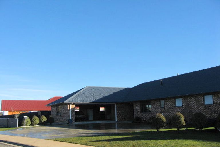 Photo of property in 32 Church Street, Winton, 9720