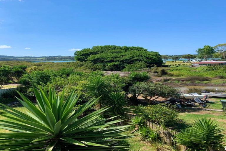 Photo of property in 35 Tahuna Road, Paihia, 0200
