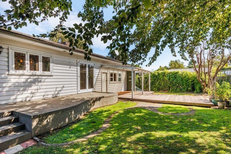 Photo of property in 27 Saint Albans Avenue, Hokowhitu, Palmerston North, 4410