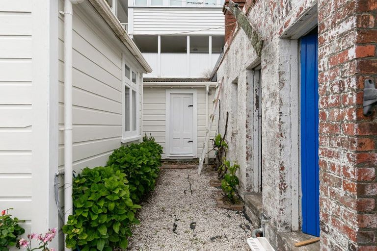 Photo of property in 51 Scarborough Terrace, Mount Victoria, Wellington, 6011