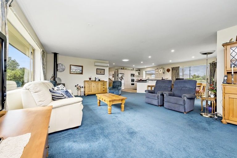 Photo of property in 4 Devon Crescent, Darfield, 7510