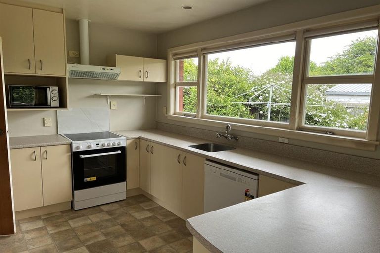 Photo of property in 25 Oakfield Street, Burnside, Christchurch, 8053