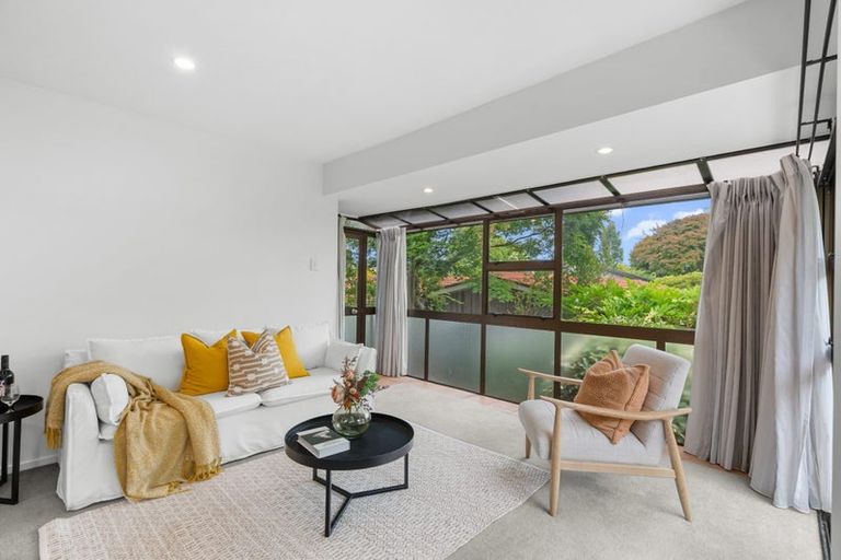 Photo of property in 17 Highland Place, Avonhead, Christchurch, 8042