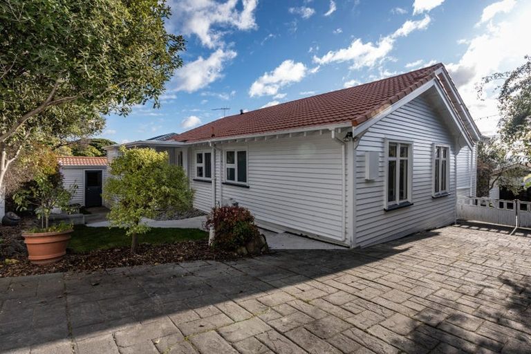 Photo of property in 123 Hackthorne Road, Cashmere, Christchurch, 8022