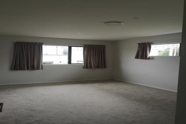 Photo of property in 3a Crystal Avenue, Glendene, Auckland, 0602