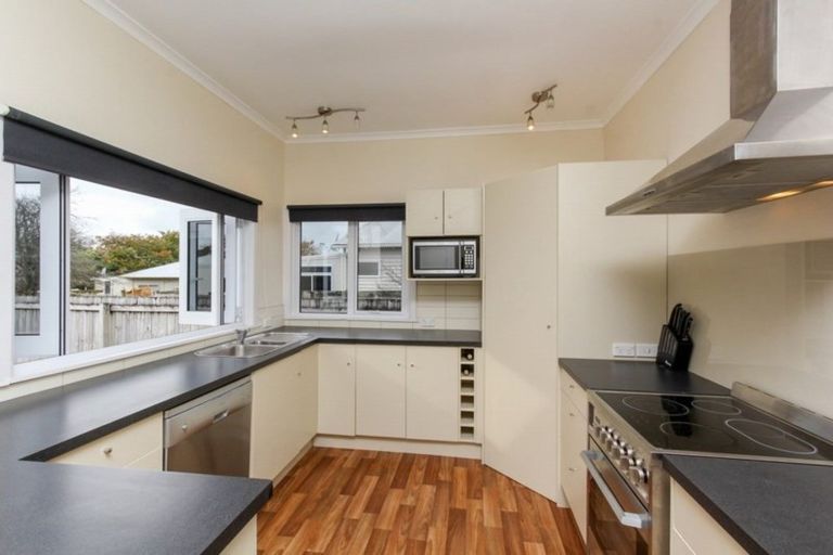 Photo of property in 5 Atiawa Street, Glen Avon, New Plymouth, 4312