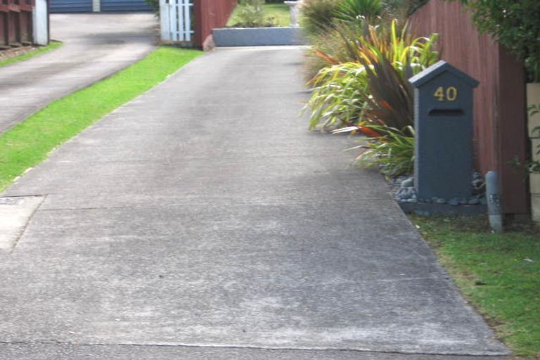 Photo of property in 40 Felgrove Street, Glendene, Auckland, 0602