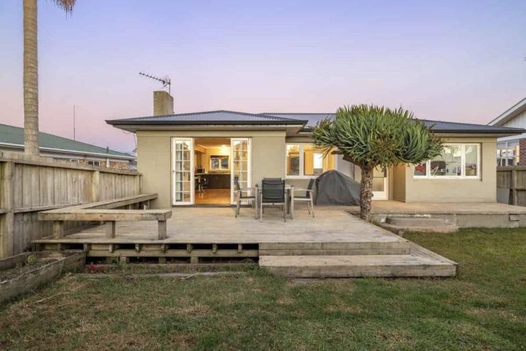 Photo of property in 8 Landscape Road, Pukekohe, 2120