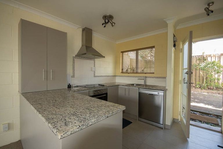 Photo of property in 2/138 Rangatira Road, Beach Haven, Auckland, 0626