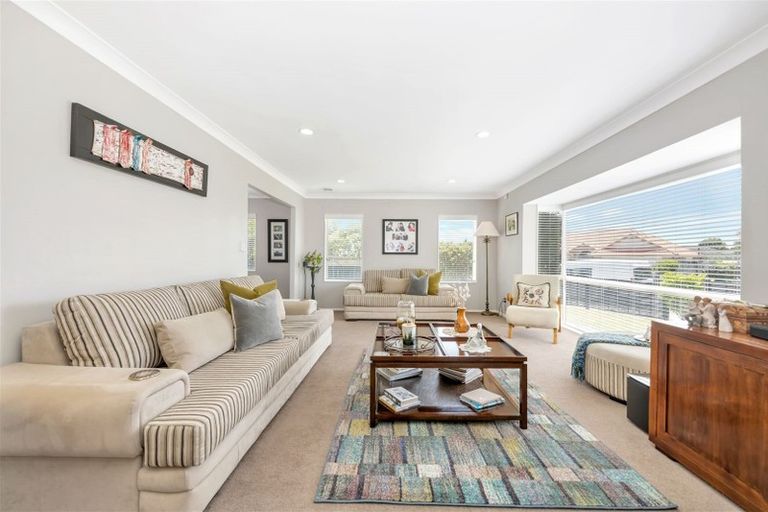 Photo of property in 11 Ballycullanie Place, Dannemora, Auckland, 2016