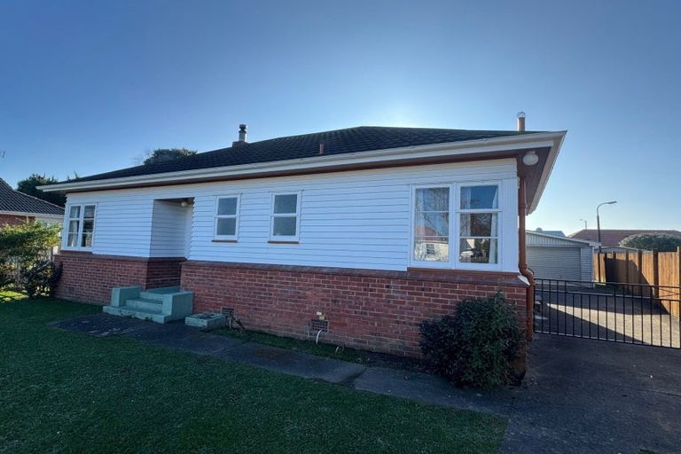 Photo of property in 129 Savage Crescent, West End, Palmerston North, 4412