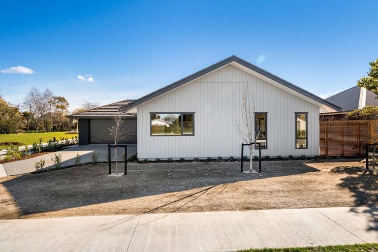 Photo of property in 11 Magnolia Drive, Springlands, Blenheim, 7201