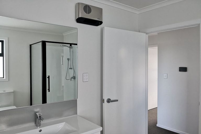 Photo of property in 1b Porutu Street, Fairfield, Lower Hutt, 5011