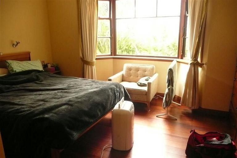 Photo of property in 12a Edinburgh Terrace, Berhampore, Wellington, 6023