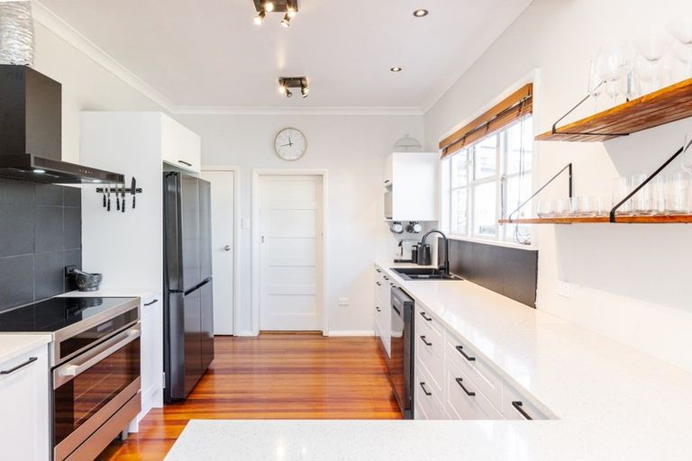 Photo of property in 235 Georges Drive, Napier South, Napier, 4110