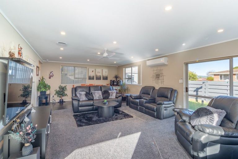 Photo of property in 5a Fremont Grove, Totara Park, Upper Hutt, 5018