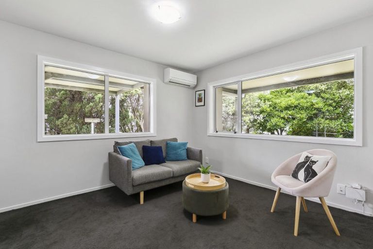 Photo of property in 3/21 Duchess Place, Maupuia, Wellington, 6022