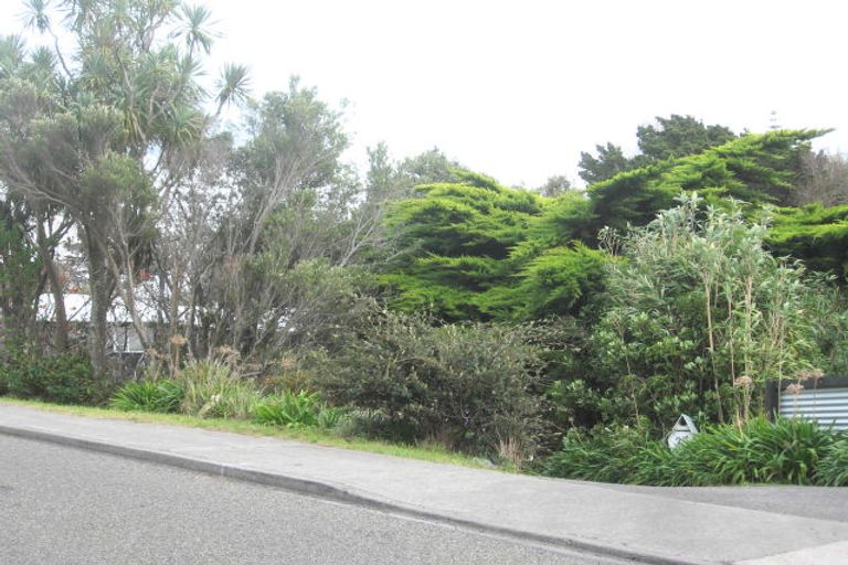 Photo of property in 27 Renown Road, Raumati South, Paraparaumu, 5032