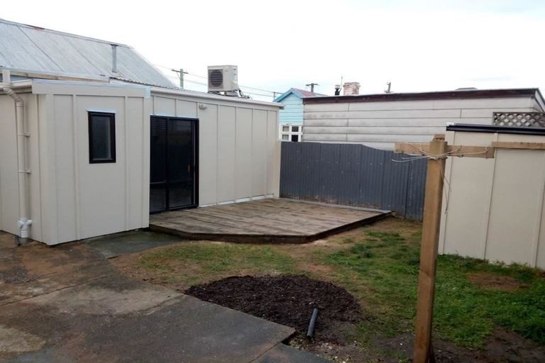 Photo of property in 52 Wesley Street, South Dunedin, Dunedin, 9012