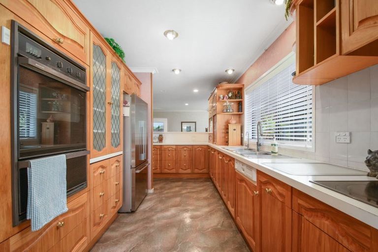 Photo of property in 8 Ferntree Terrace, West Harbour, Auckland, 0618