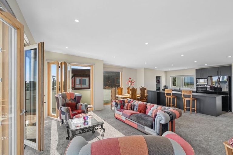 Photo of property in 5 Somerset Grove, Waitarere Beach, Levin, 5510