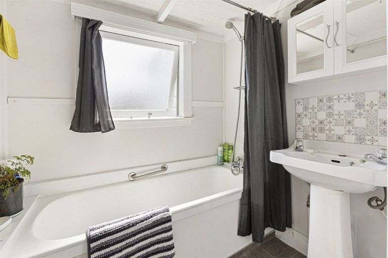 Photo of property in 66 Peel Street, Westport, 7825