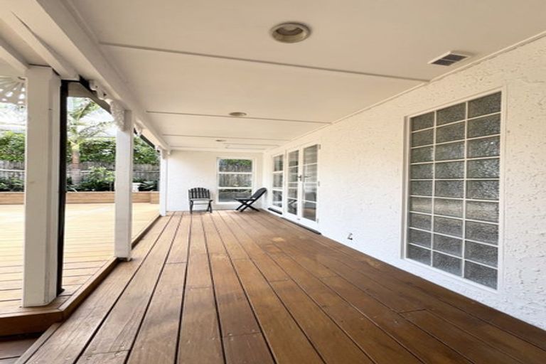 Photo of property in 1/132 Nile Road, Milford, Auckland, 0620