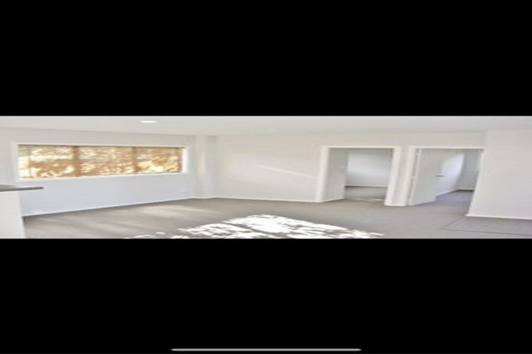 Photo of property in 1/9-11 Masterton Road, Rothesay Bay, Auckland, 0630