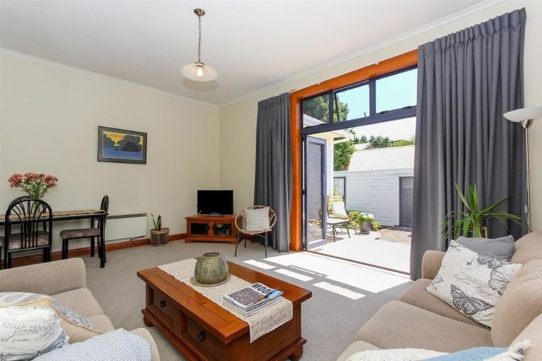 Photo of property in 24 Bracken Street, New Plymouth, 4310