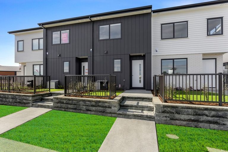 Photo of property in 14 Te Napi Drive, Takanini, 2112