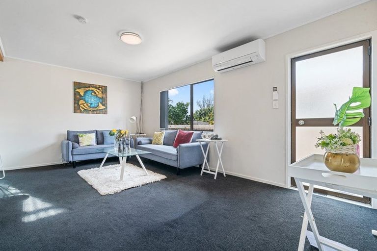Photo of property in 2/24 Norrie Smith Avenue, Flat Bush, Auckland, 2023