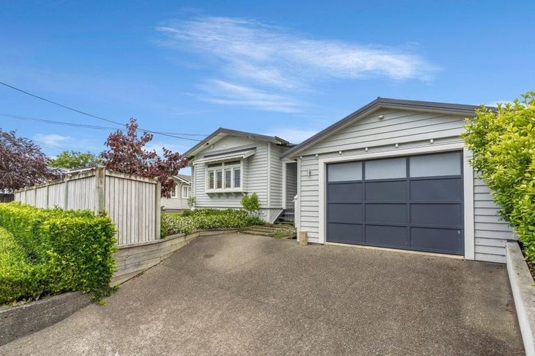 Photo of property in 136 Queen Street, Northcote Point, Auckland, 0627