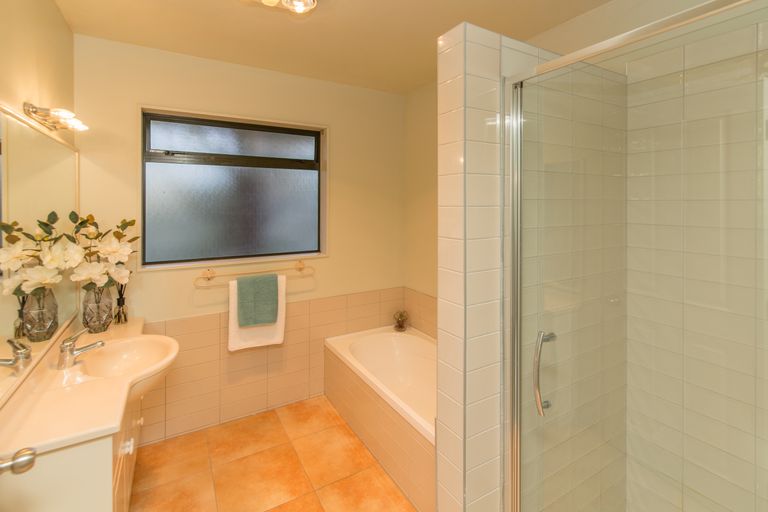 Photo of property in 3 Thicket Close, Redwood, Christchurch, 8051