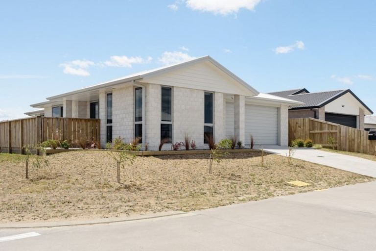 Photo of property in 3 Taioma Close, Papamoa, 3118