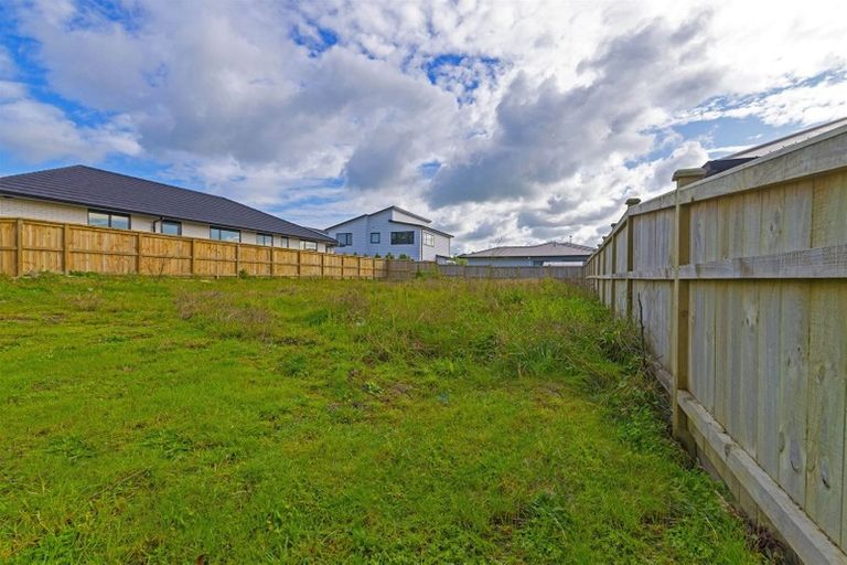 Photo of property in 43 Nobilo Road, Kumeu, 0810