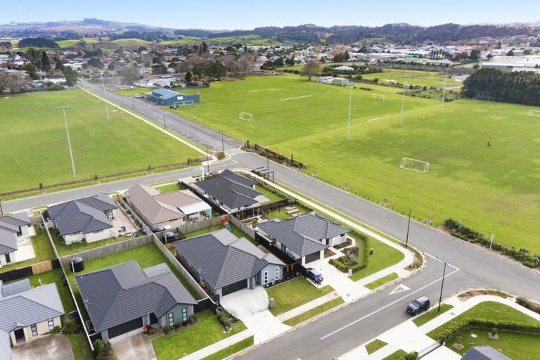 Photo of property in 4 Cook Drive, Tuakau, 2121