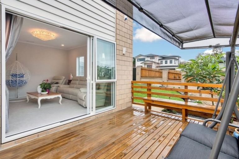 Photo of property in 51 Admirals Court Drive, Greenhithe, Auckland, 0632