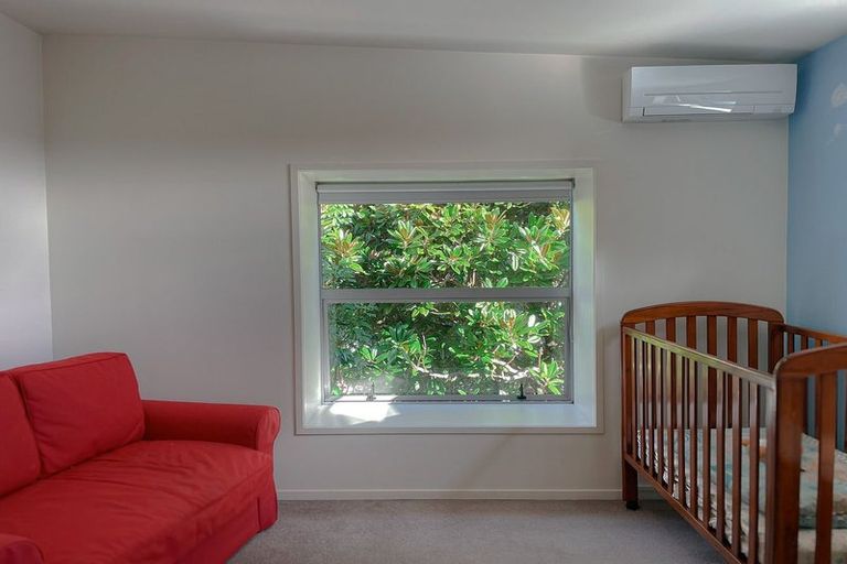 Photo of property in 76h Edmonton Road, Henderson, Auckland, 0612