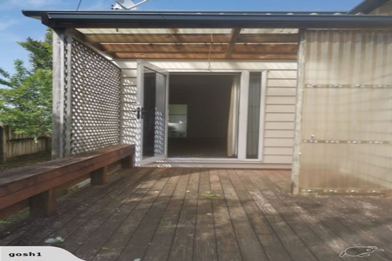 Photo of property in 8b Waimana Road, Conifer Grove, Takanini, 2112