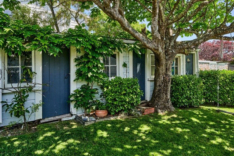 Photo of property in 15 Konini Street, Eastbourne, Lower Hutt, 5013