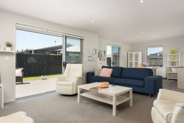 Photo of property in 5 Coutts Street, Papamoa Beach, Papamoa, 3118